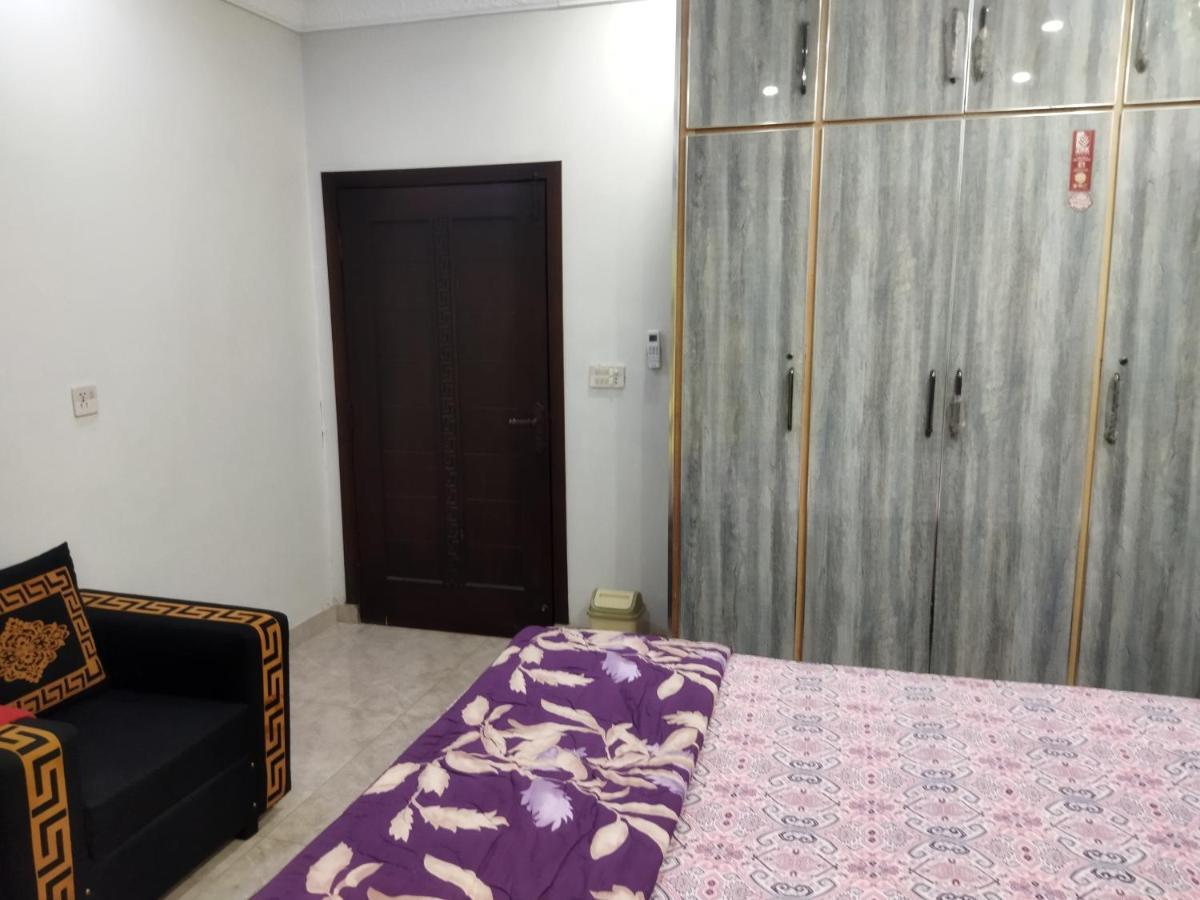 Furnished Private Ground Floor - Pasha House Lejlighed Lahore Eksteriør billede