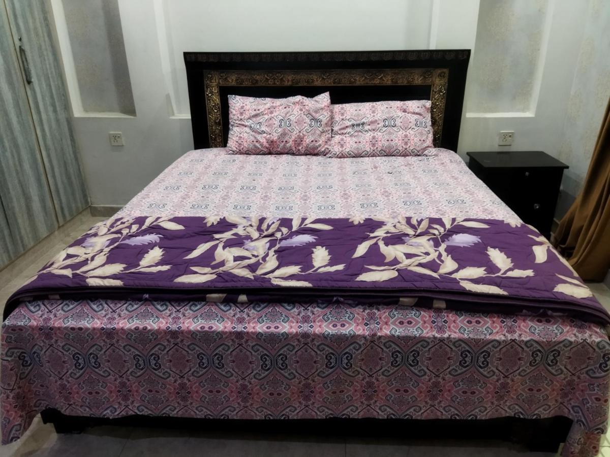 Furnished Private Ground Floor - Pasha House Lejlighed Lahore Eksteriør billede